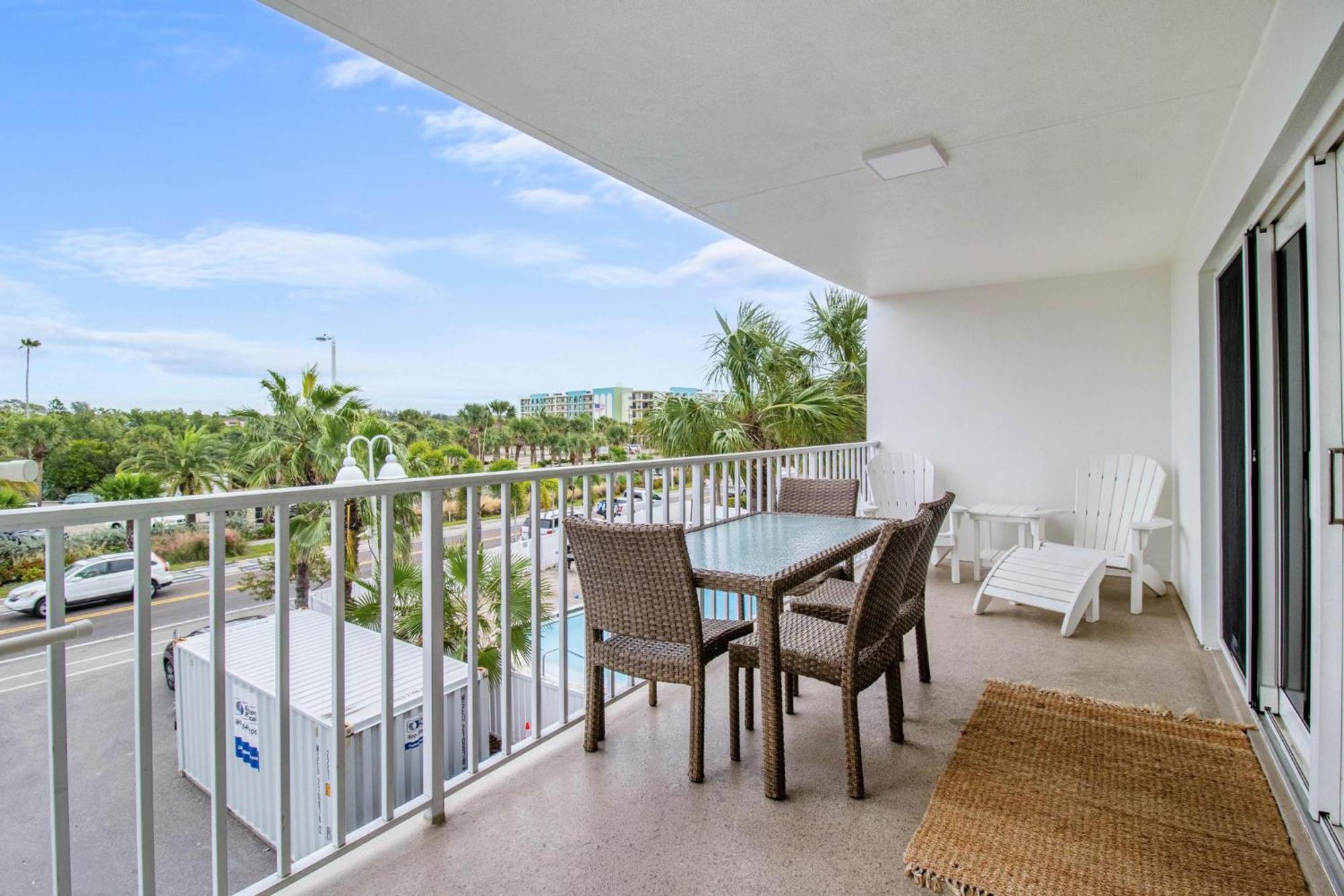 Beach Oasis - No Storm Damage & Guest Ready! Come Enjoy The Heated Pool & Relax At The Beach! Clearwater Beach Zewnętrze zdjęcie